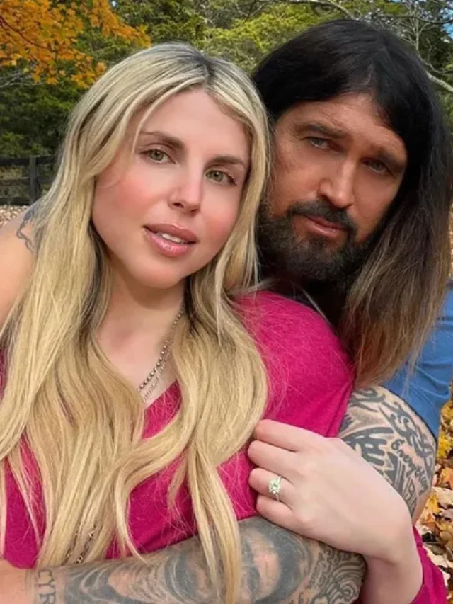 Billy Ray Cyrus discusses Liz Hurley's romance in detail and provides her surprising text.
